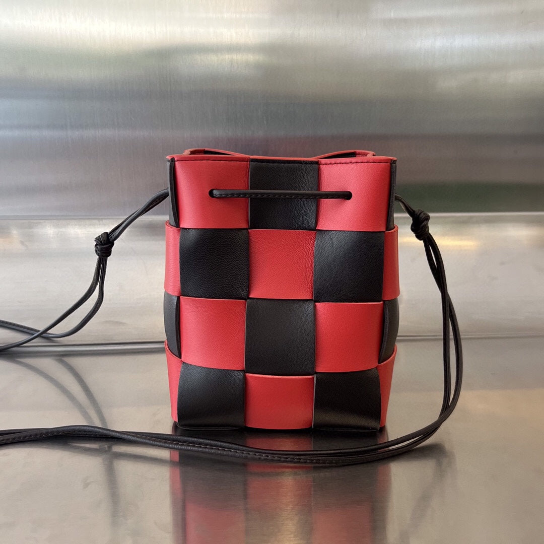 BOTTEGA VENETA SMALL CASSETTE BUCKET 18 IN RED MIX BLACK CALFSKIN