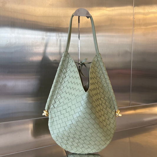 MEDIUM SOLSTICE 44 SARDINE GREY LAMBSKIN