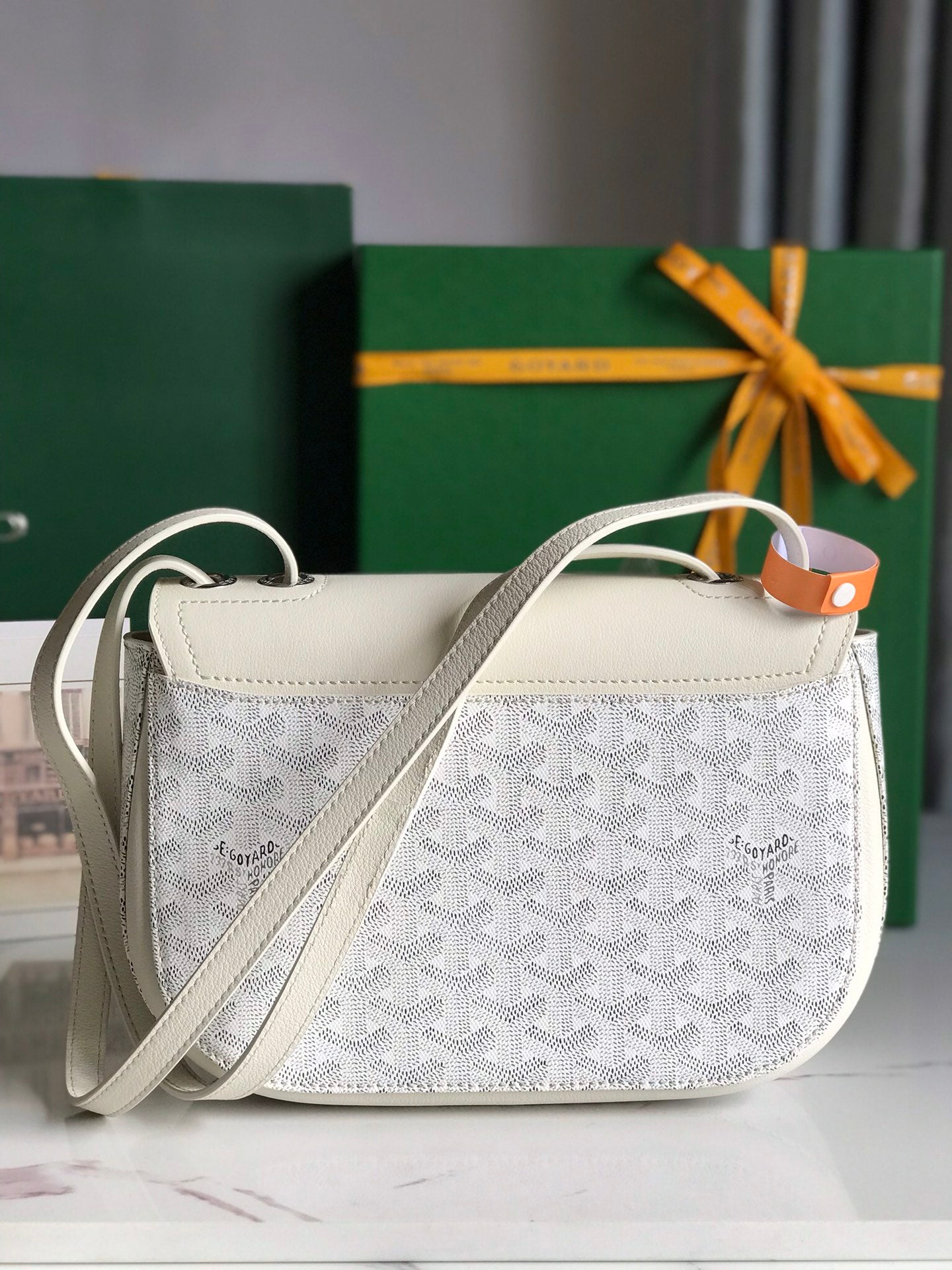 233 BAG 25 IN WHITE CALFKIN AND GOYARDINE CANVAS