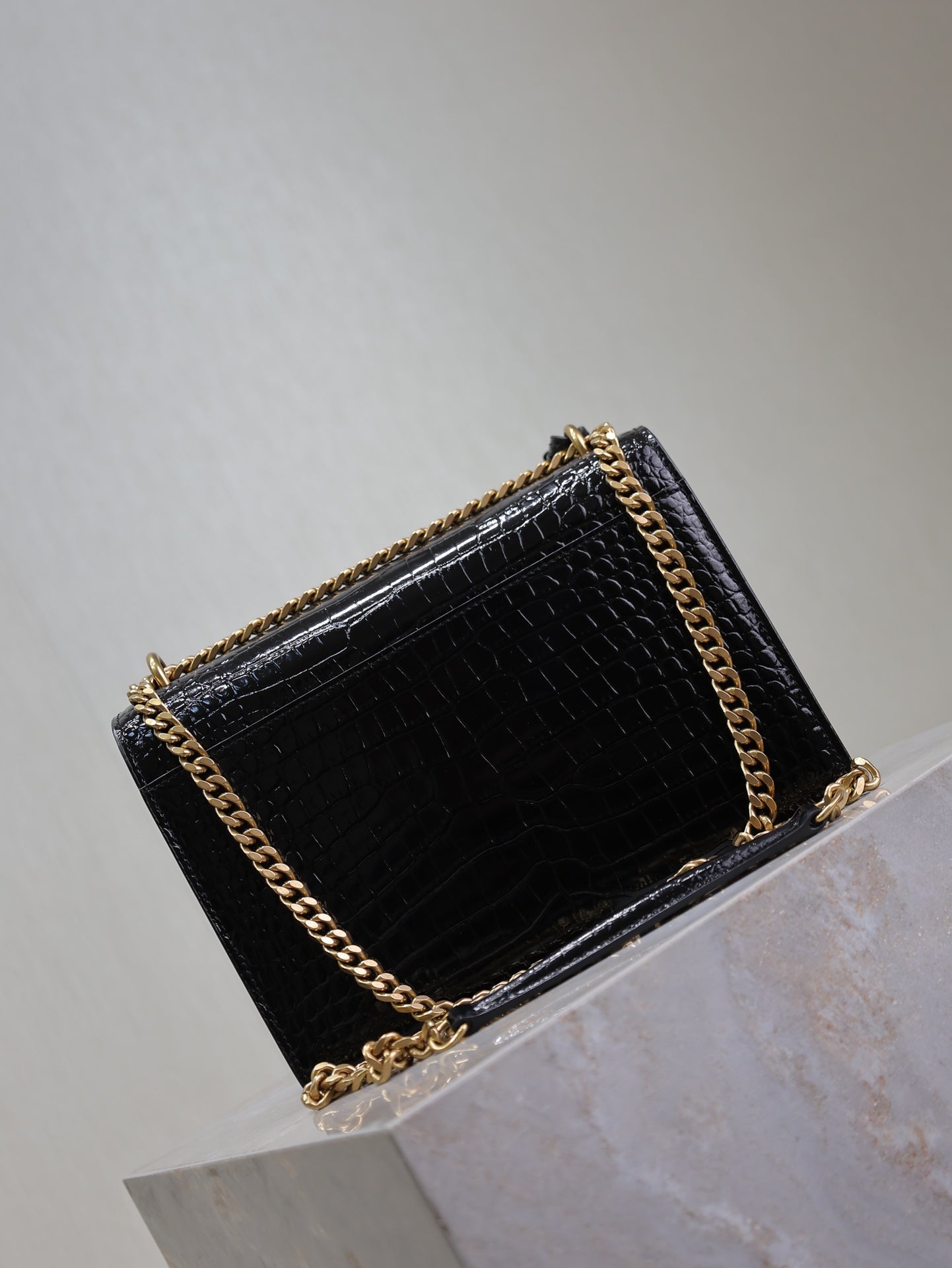 YSL 25S SUNSET MEDIUM 22 IN BLACK CROCODILE-EMBOSSED SHINY CALFSKIN GOLD HARDWRE